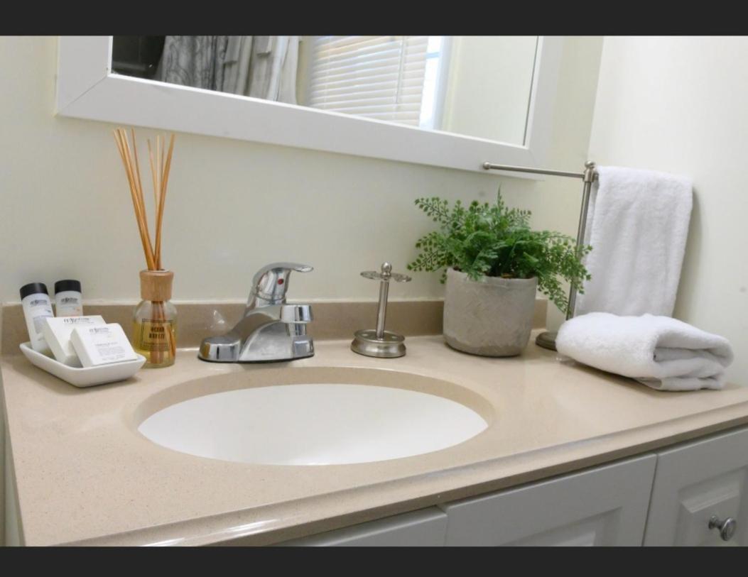 Great 2 Bedroom Condo,Free Parking,Easy Commute. Irvington Exterior photo